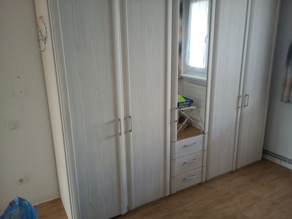 Duża solidna szafa 250cm