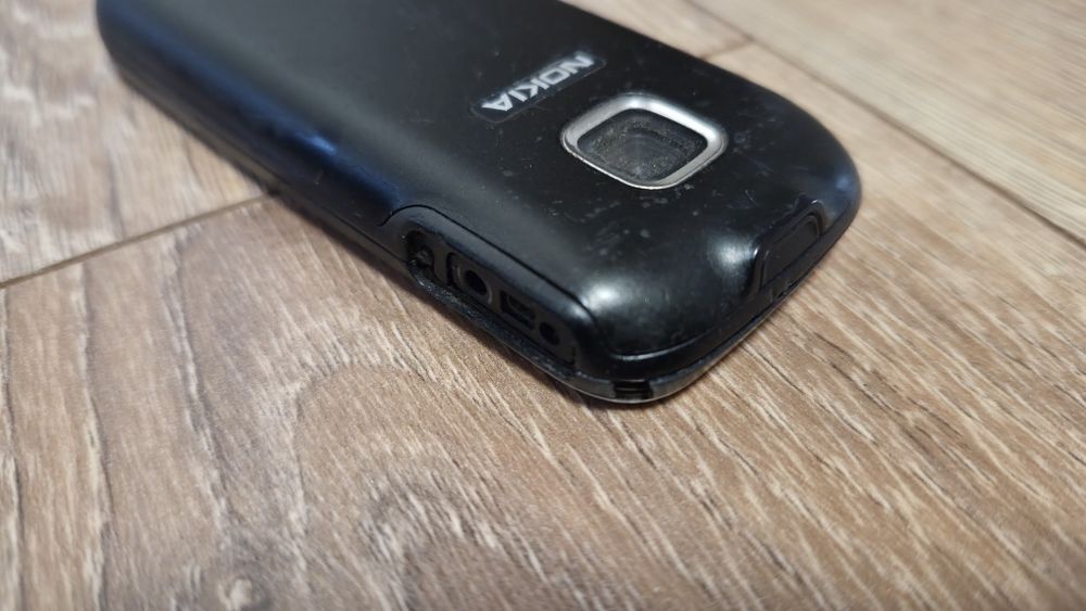 Nokia  2330c-2 читайте опис