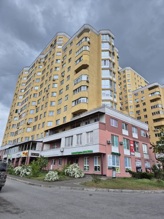 Продаж 2к квартира 70,5квм Харченко 47А  Бортничі