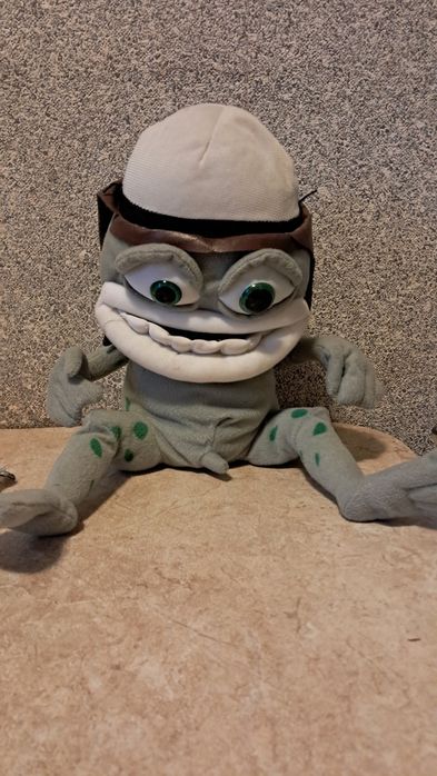 ぬいぐるみ Crazy Frog Crazy Frogの通販 by にな｜ラクマ