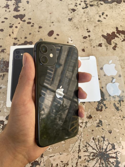 Продам Айфон 11 64 ГБ
