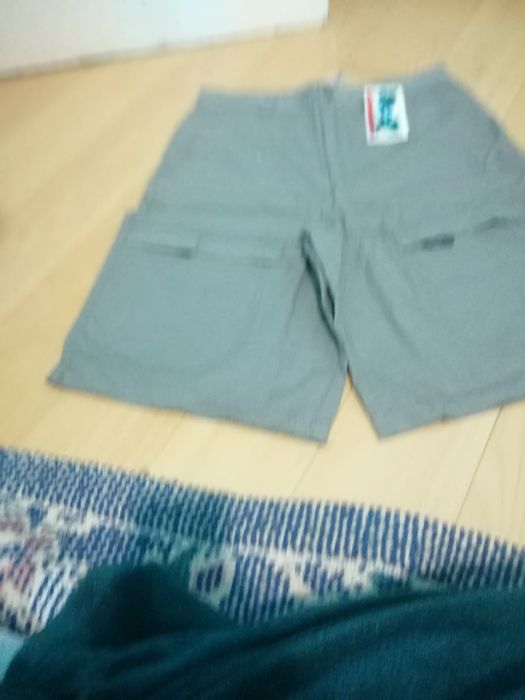 Calção gotcha, novo com etiqueta, bolsos de lado e atrás figueira