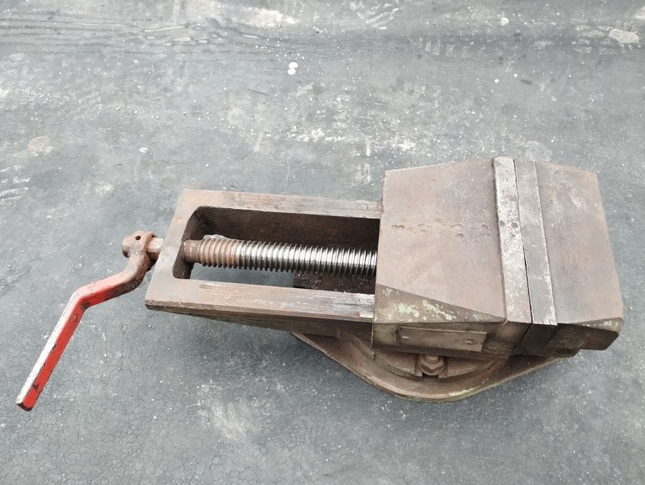 Тиски станочные 160 мм. советского производства.