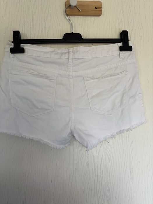 Biale letnie jeansowe spodenki w stanie bardzo dobrym