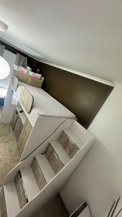 Cama Alta Juvenil Completa com Secretária, Roupeiro e Arrumação