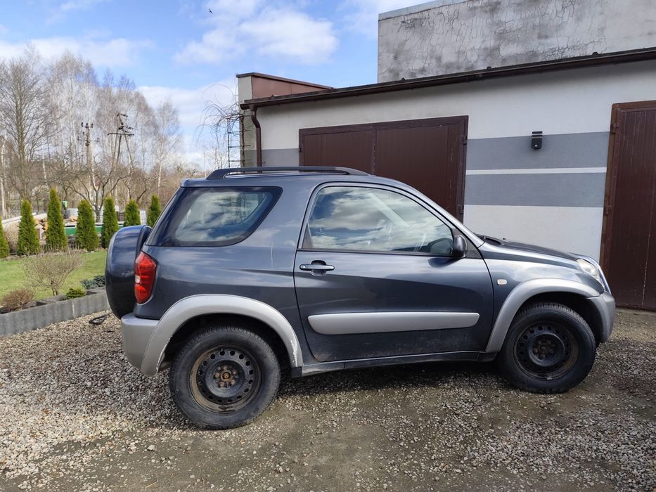 Toyota RAV4 2004 • 4x4 • Benzyna