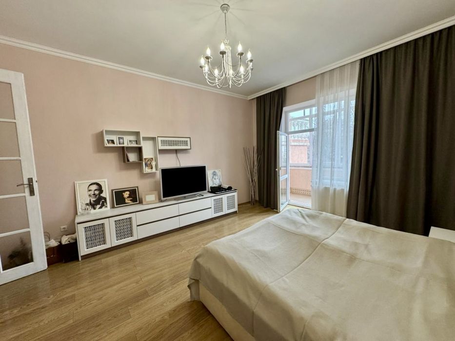 Продаж від власника  4-х рівневого котеджу напроти парку Шевченка!!!