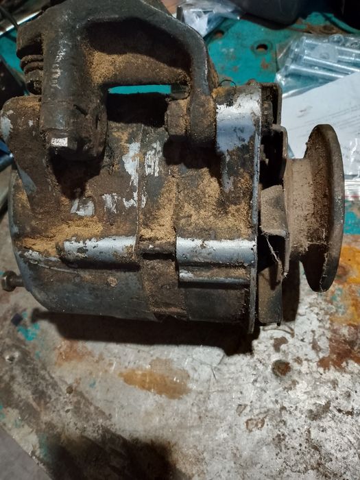 Автомобільний генератор Б/у