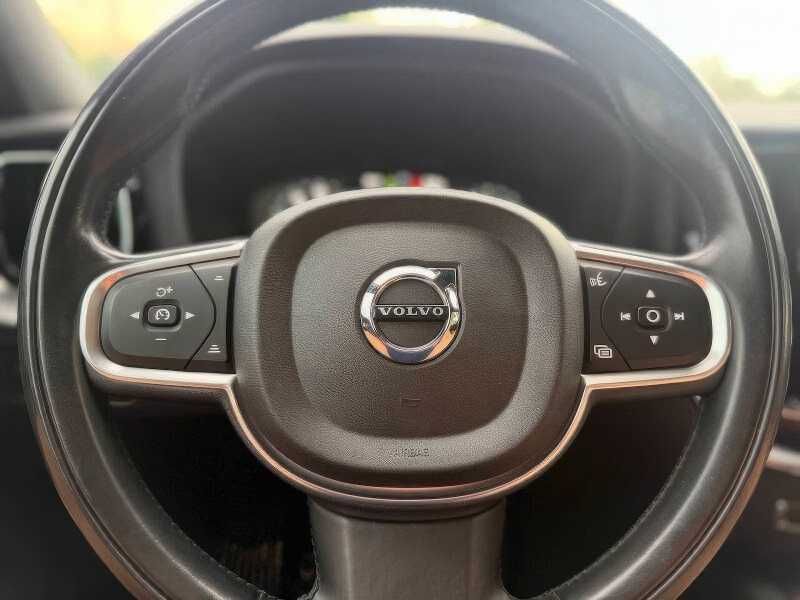 2018 Volvo XC60 T5 Momentum