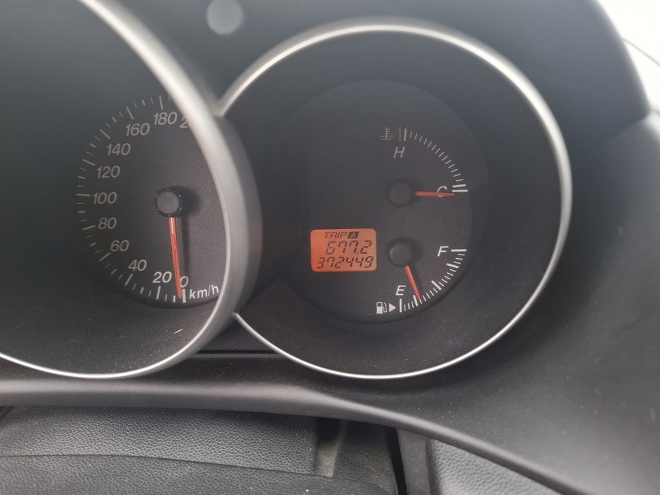 Продам мазда 3 1.6 дизель