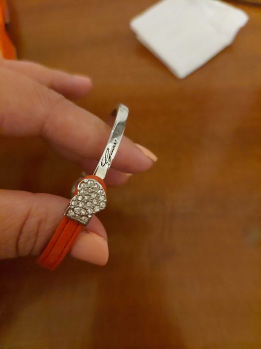 Pulseira Guess com coração