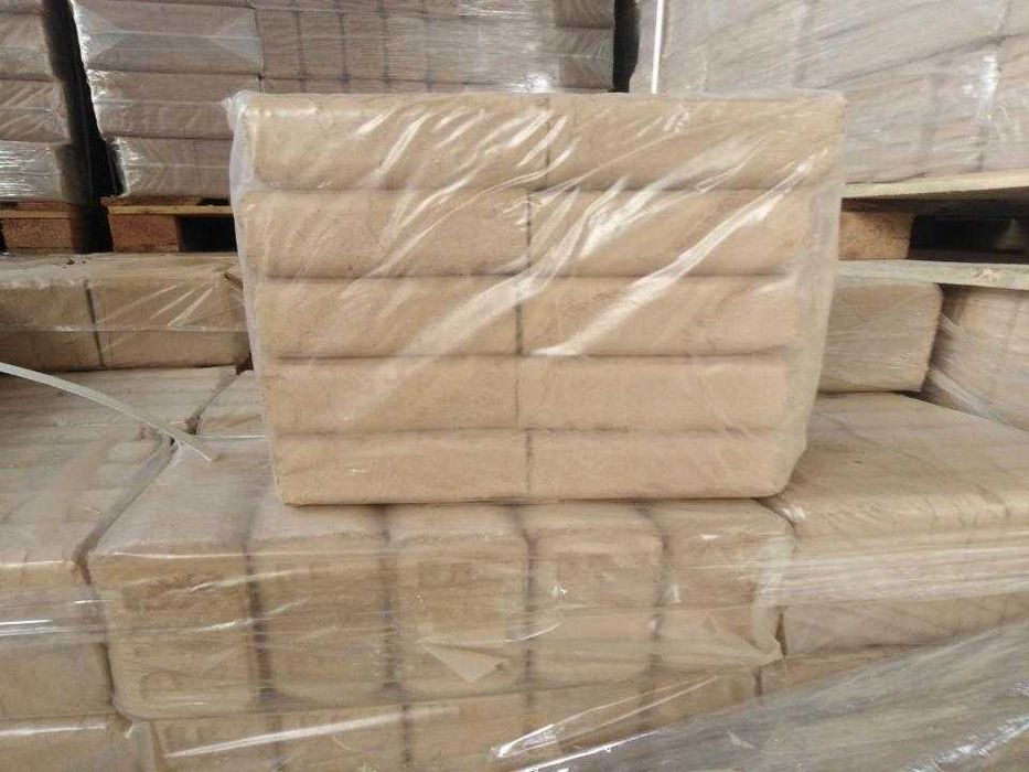 З доставкой в Васельков топливный брикет из дуба в розницу 11000грн/1т