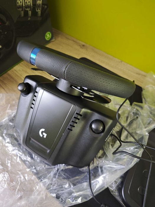 Kierownica Logitech G923 z pedałami + skrzynia biegów Jak nowa Gwaran.
