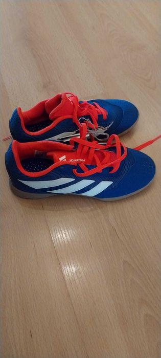 Adidas - Botas de Futsal Predator Club – Pavilhão