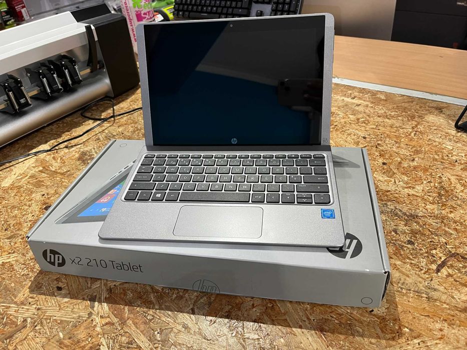HP x2 210 G1 Tablet - Em excelente estado!