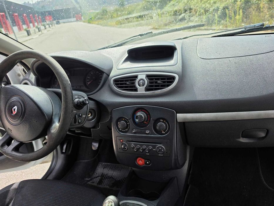 Renault clio 3 portas