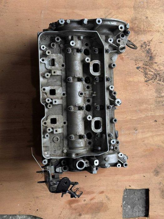Головка блока циліндрів Renault Trafic 2.0 DCI