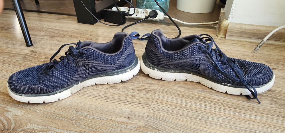 Skechers męskie buty sportowe rozmiar 42 wkładka 26,5cm używane