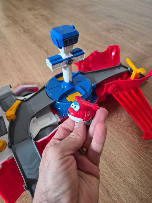 Super Wings - Aeroporto Jett