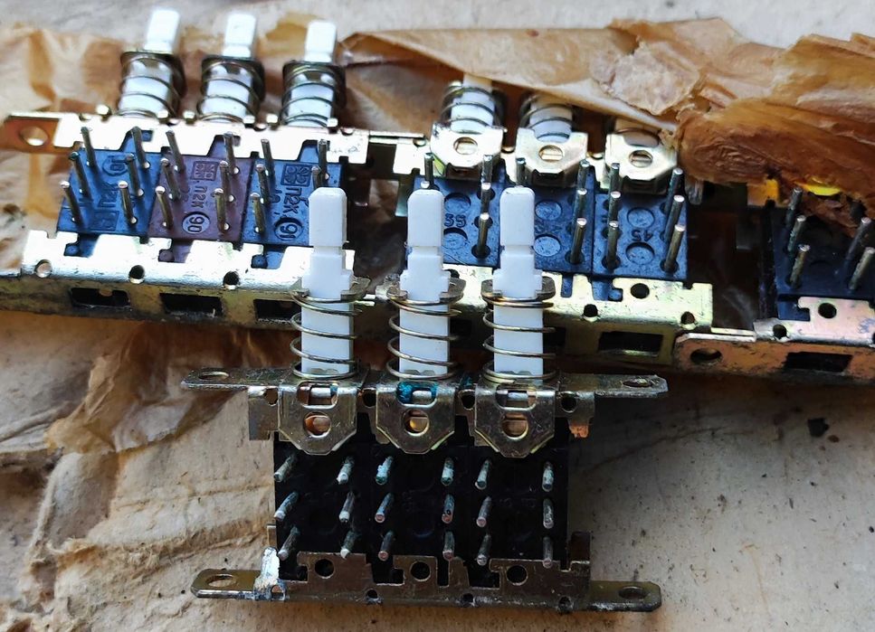 Конденсатор, Резистор, Тумблер і інш.