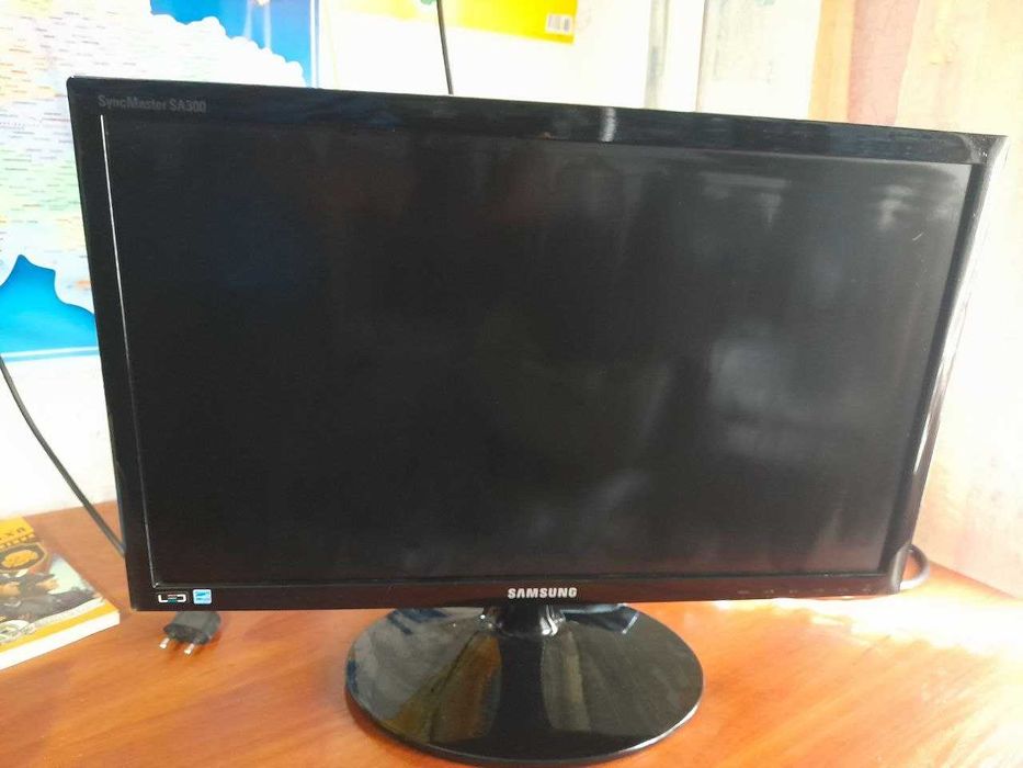 Монітор Самсунг 21.5"