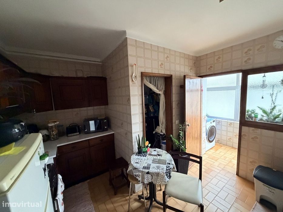 Apartamento T2 com 84 m² – Excelente oportunidade para remodelação