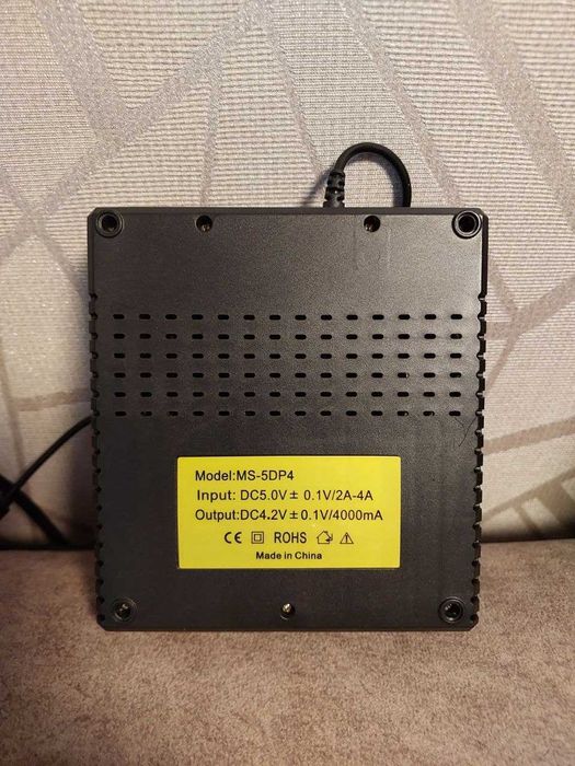 Зарядний пристрій MS-5DP4, 4 канали, 18650/26650/21700, 4.2V/4000mAh, живлення від USB