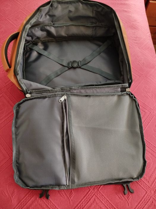 Mochila / mala com várias bolsas