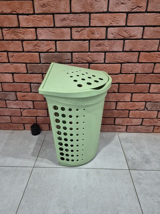 Narożny kosz na pranie 40 l Cruber