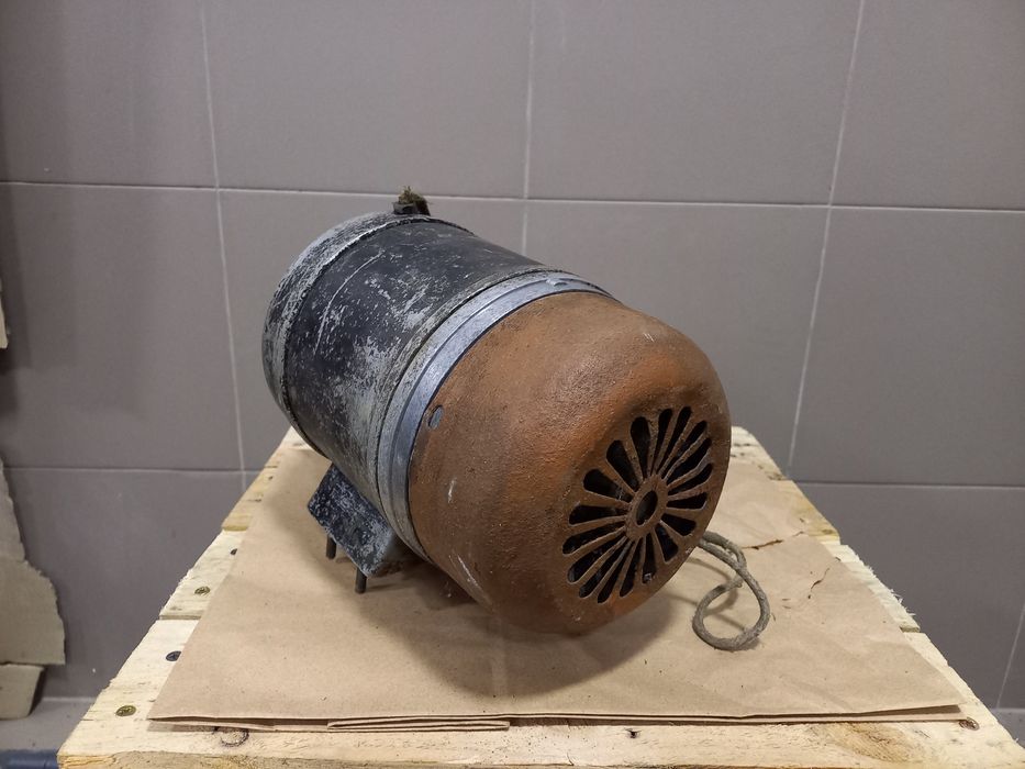 Электродвигатель ссср 220В. Мотор