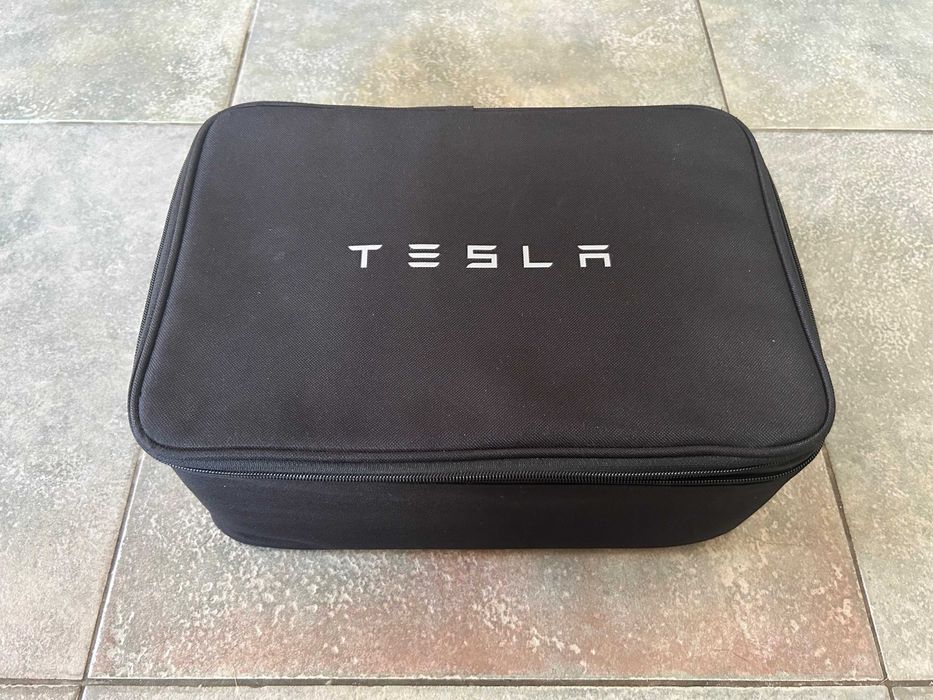 Engate de Reboque para Tesla Model 3 (Oficial Tesla)