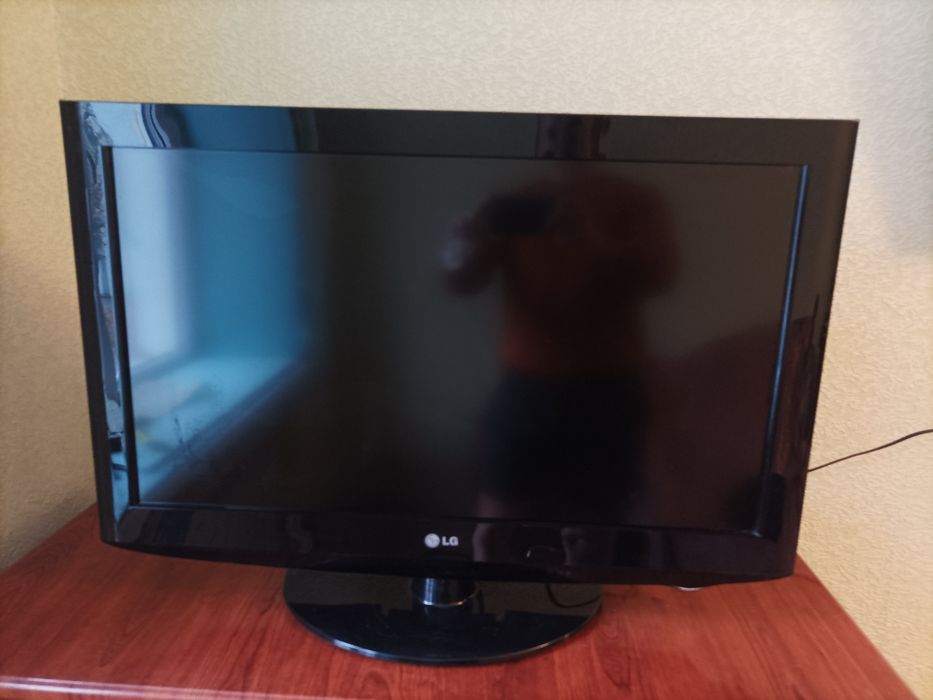 Продам LG 32LD320