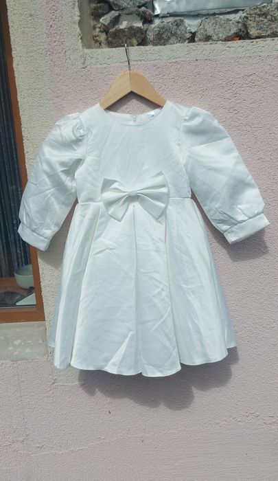 Elegancka biała sukienka satynowa z kokardą chrzest wesele roczek 92 98 2-3 lata