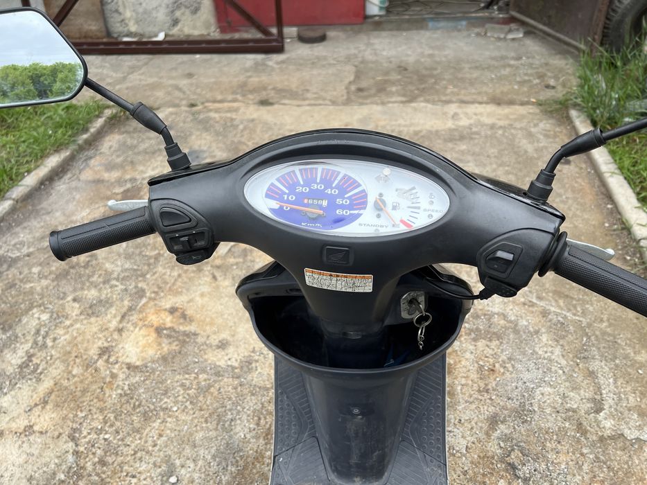 Японський мопед Honda dio 57