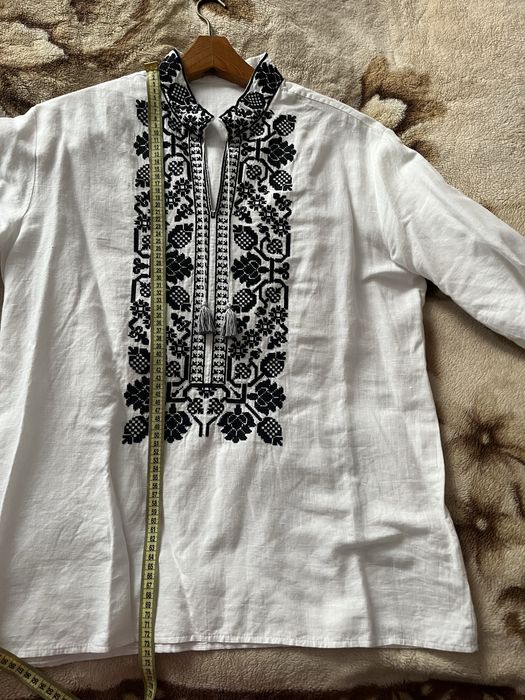 Продам чоловічу вишиту сорочку.