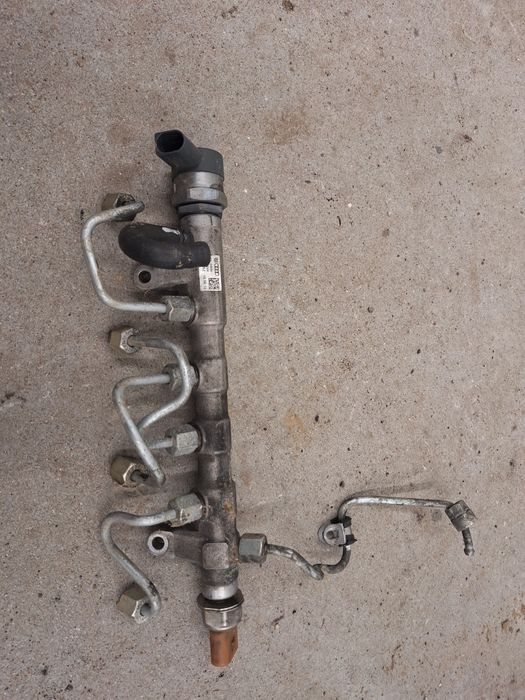 Listwa wtryskowa czujnik rurki VW Golf 6 2.0