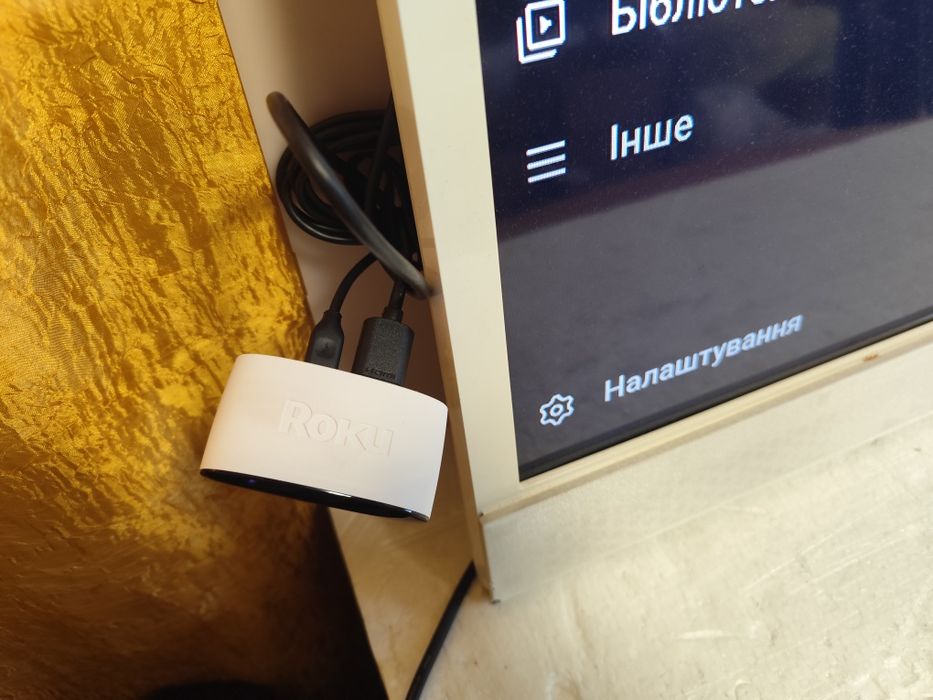 Смарт приставка до телевізора Roku SE