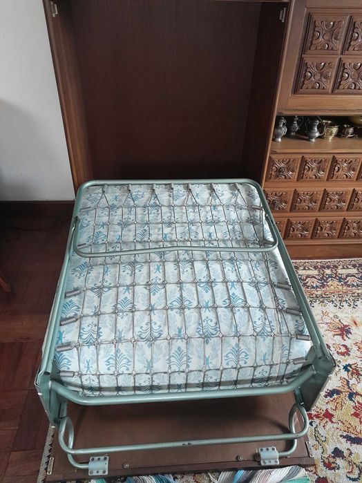 Móvel Sala em Madeira com Diva Embutido.