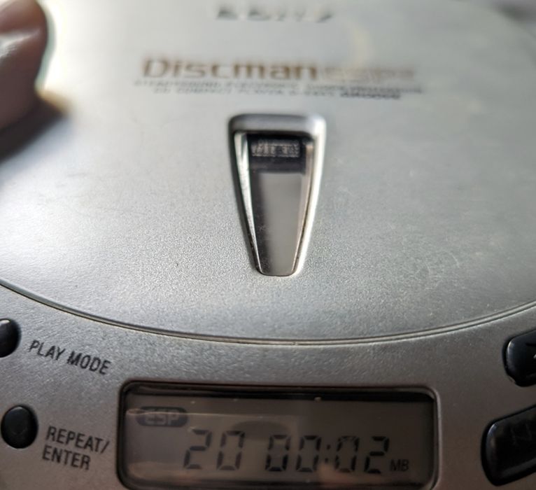 Leitor portátil de CDs (Discman) Sony modelo D-E443
