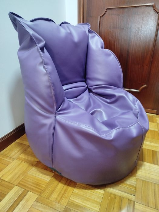 Puff cor roxa bom estado