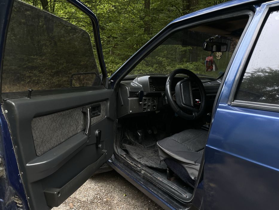 Lada Ваз 21099.