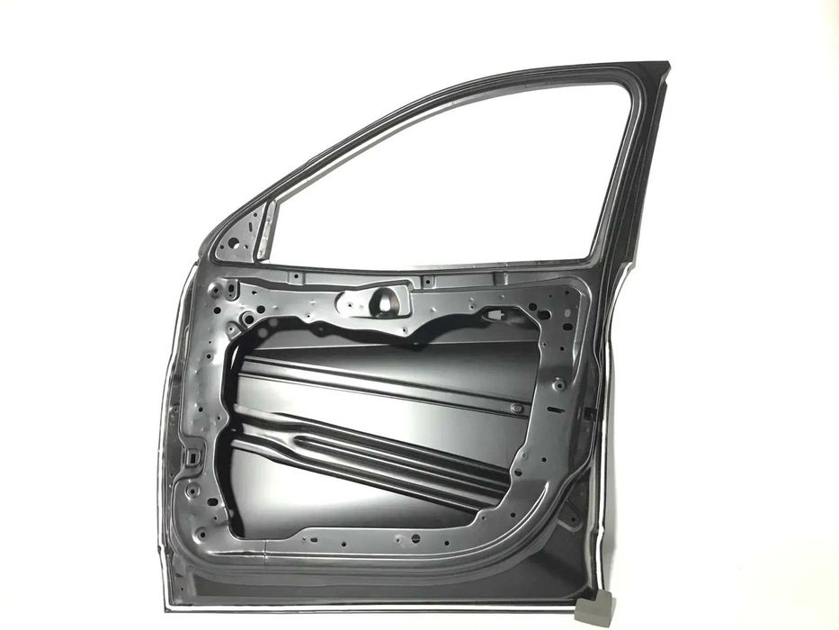 Jeep Cherokee дверь передняя правая 2014-2021 68110086AC