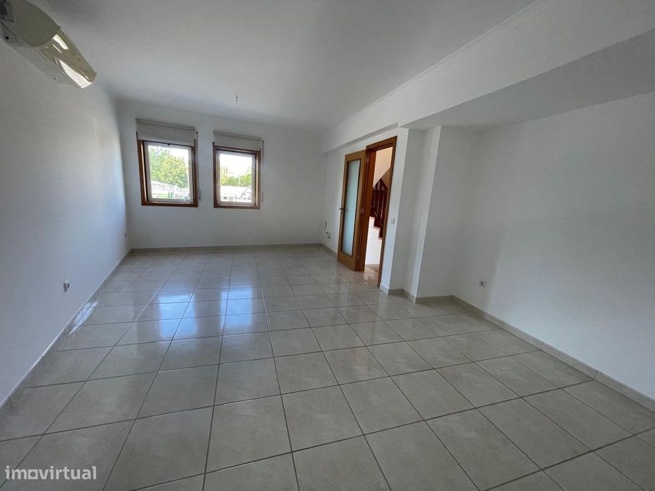 Moradia T3 mais garagem