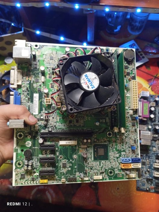 Продам материнську плату