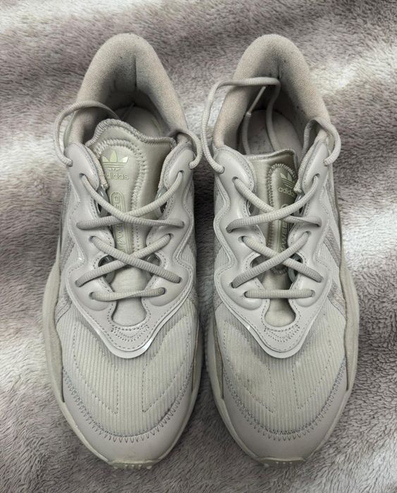 Sapatilhas Adidas Ozweego tamanho 46 2.5