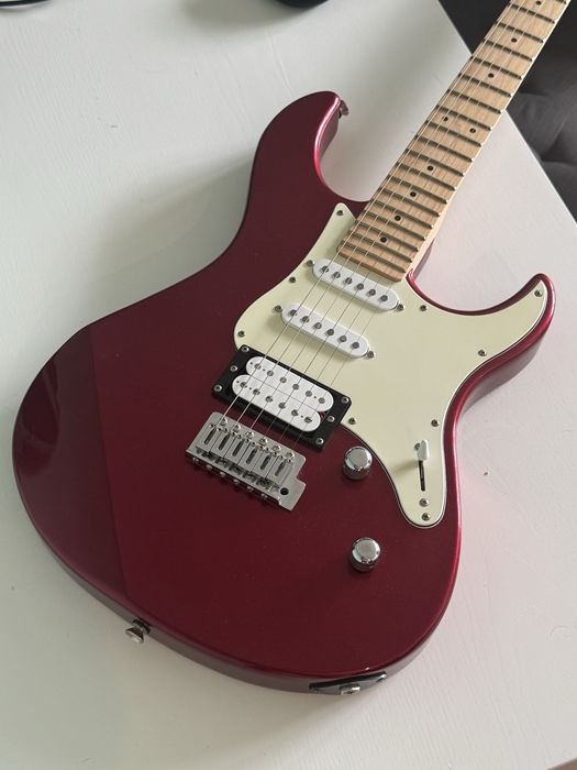 Yamaha Pacifica 112v + Boss Katana 50 mk2 + dodatki