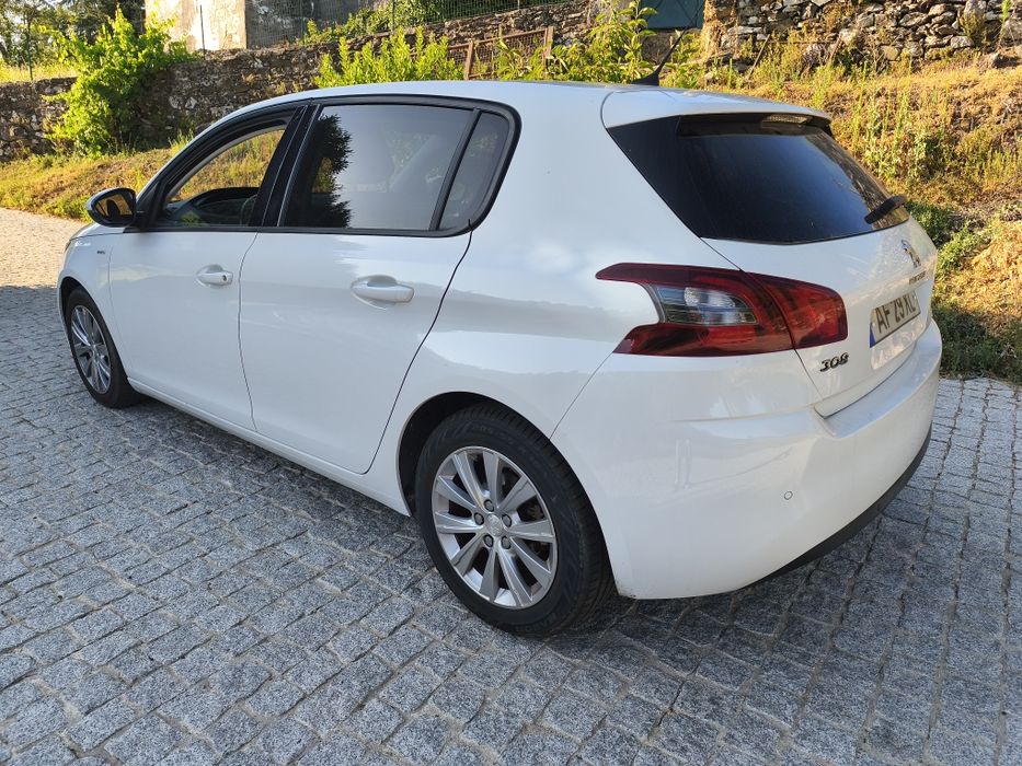 Peugeot 308 — fotografia 3