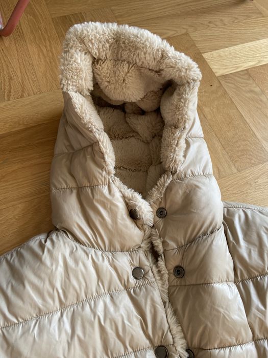 Dwustronna kurtka zimowa  krótka z kapturem beżowa Guess S