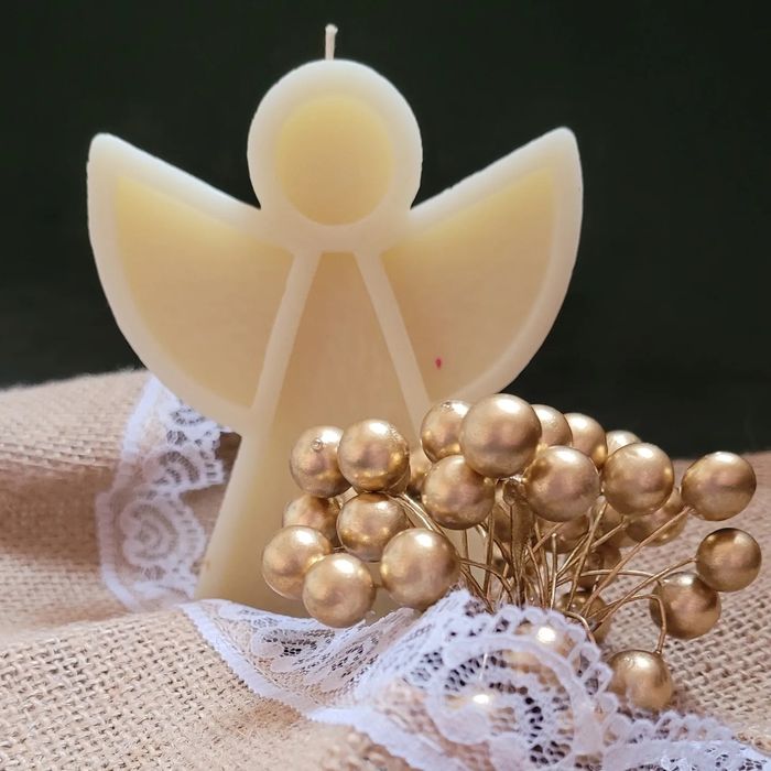 Свічка ручної роботи з натурального бджолиного воску