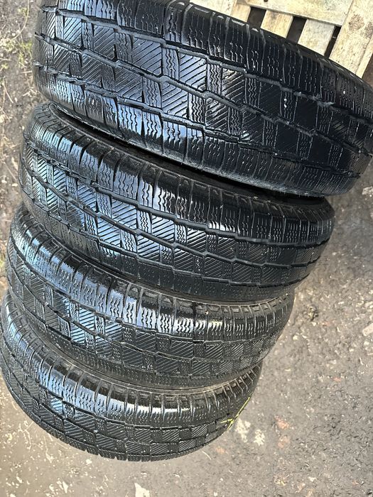 Шини 195/70 R15c , резина комплект на бус ідеальні